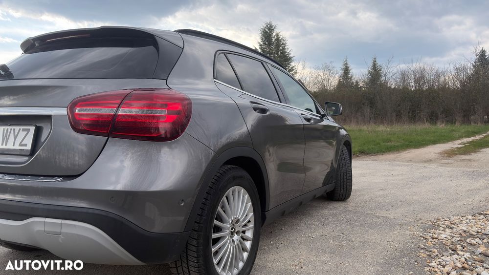 Mercedes-Benz GLA - 8