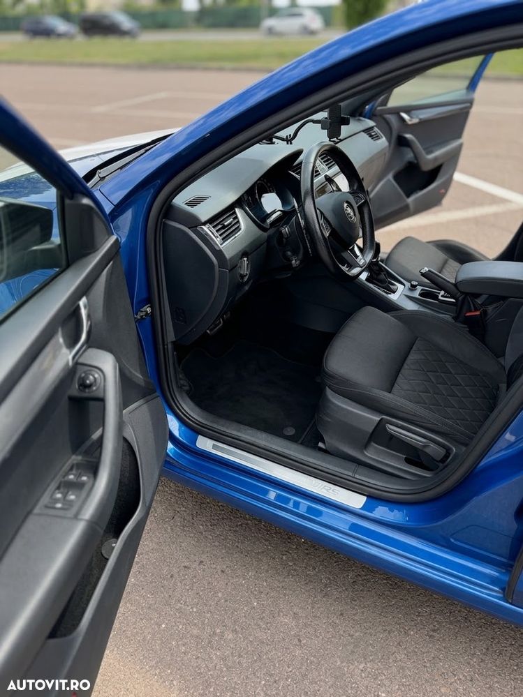 Skoda Octavia 2.0 TDI DSG RS - 7