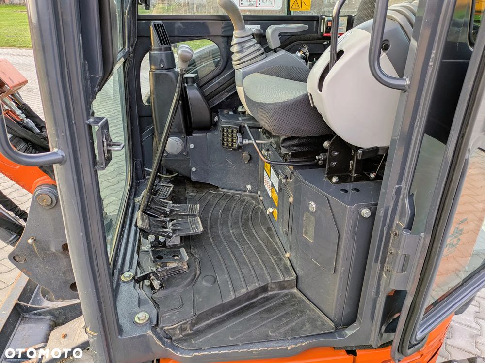 Hitachi ZX26 - 8