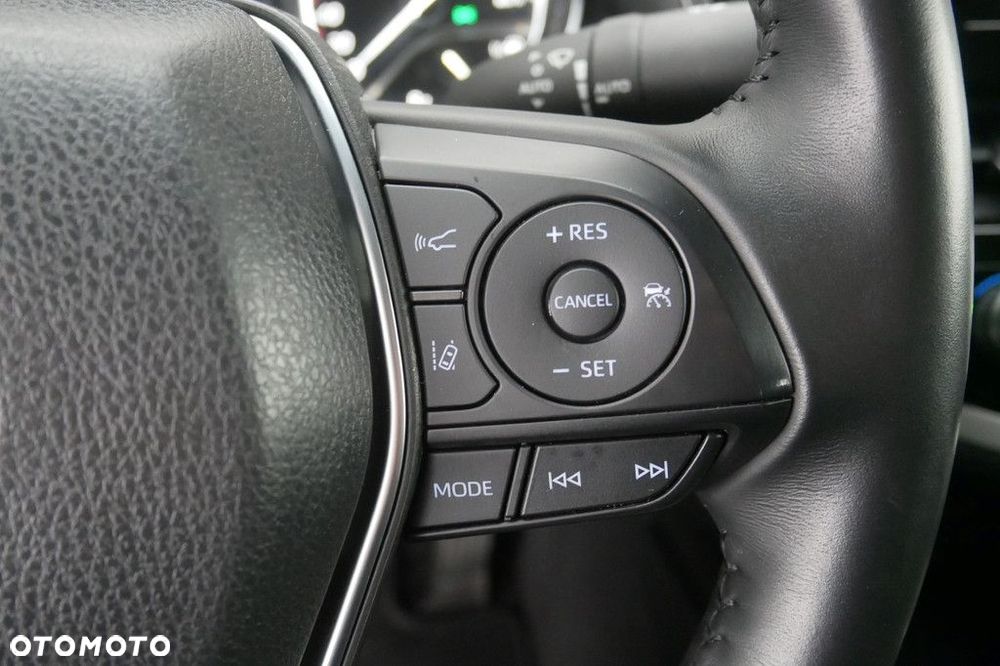 Toyota Camry 2.5 Hybrid Comfort CVT - 24