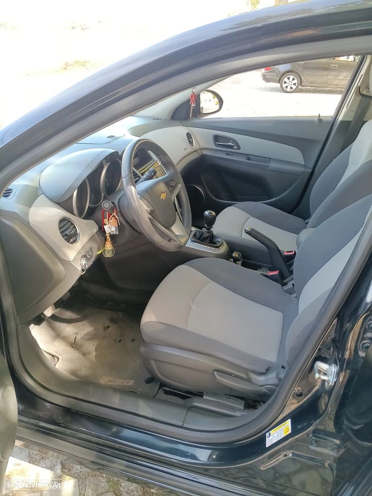 Chevrolet Cruze 1.6 LS - 8