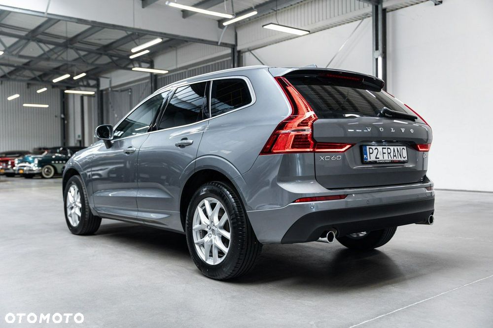Volvo XC 60 B4 D AWD Geartronic Momentum - 11
