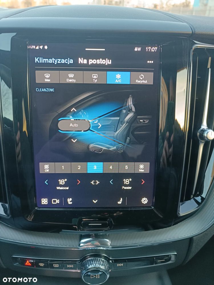 Volvo XC 60 B4 D AWD Geartronic Inscription - 25