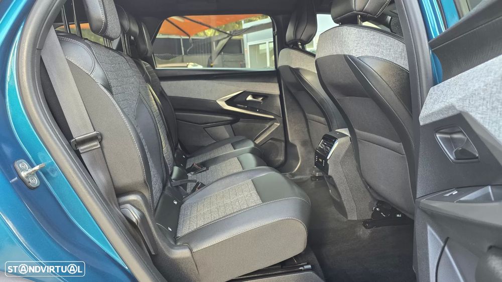 Peugeot 5008 1.2 Hybrid Allure e-DCS6 - 27