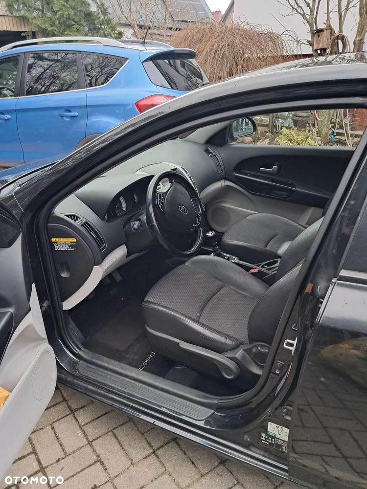 Kia Ceed - 3