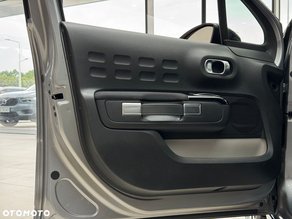 Citroën C3 1.2 PureTech Shine EAT6 - 12