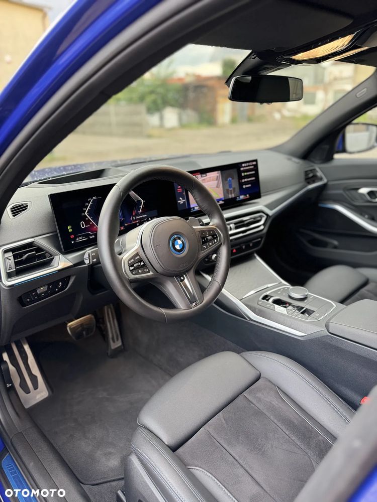 BMW Seria 3 330e M Sport - 18