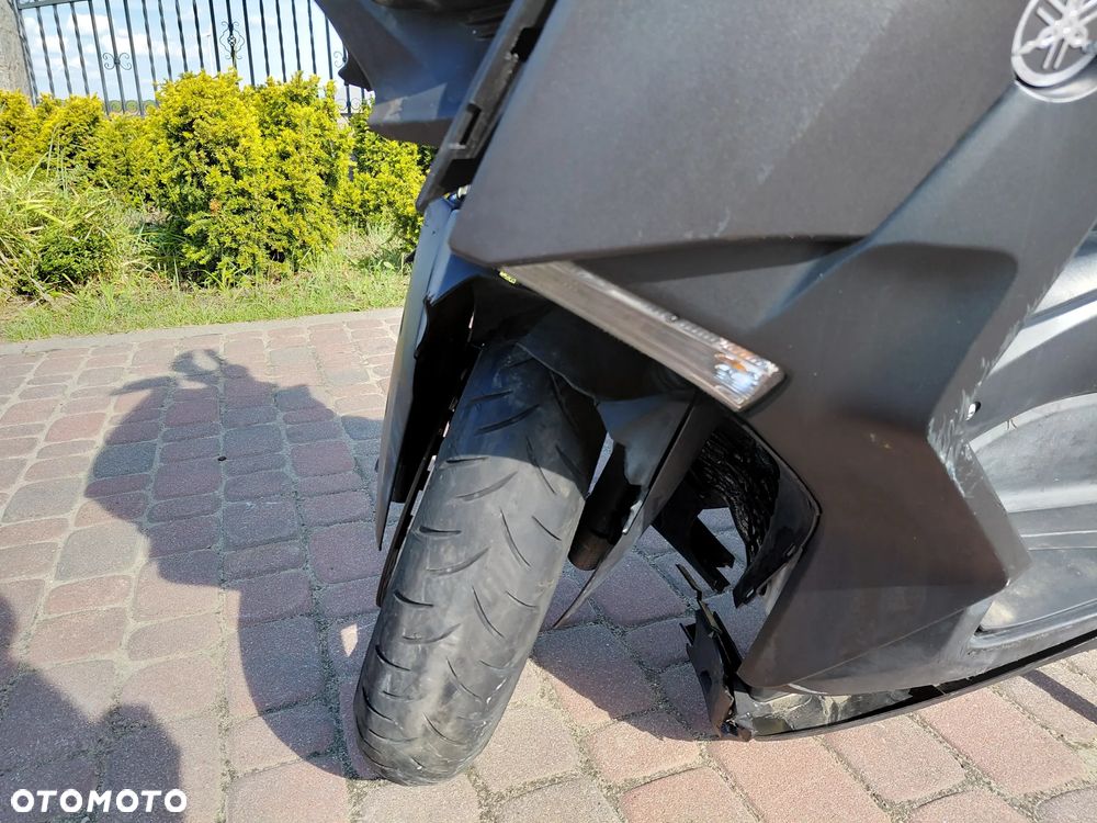 Yamaha X-max - 8