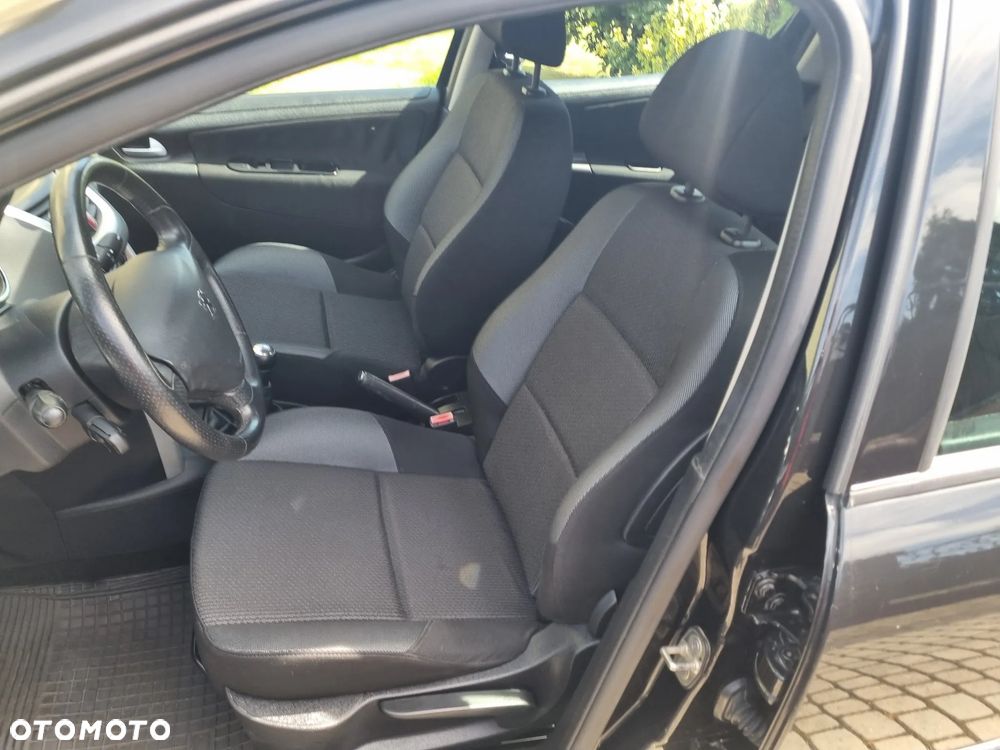 Peugeot 207 1.4 Presence Grand Prix - 11