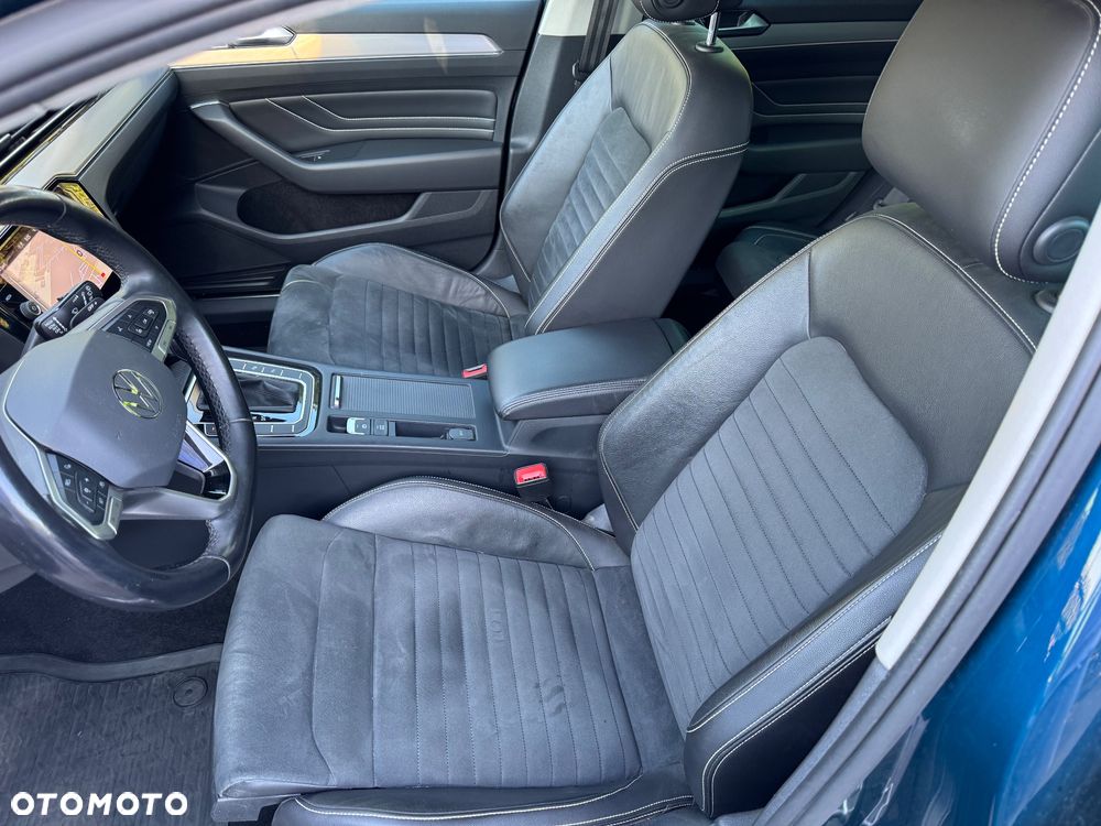 Volkswagen Passat Variant 2.0 TDI EVO Elegance DSG - 11