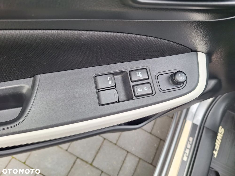 Suzuki Swift 1.2 Premium Plus - 34