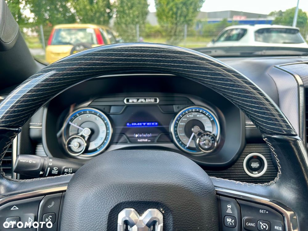 RAM 1500 Crew Cab Shortbed Limited - 22