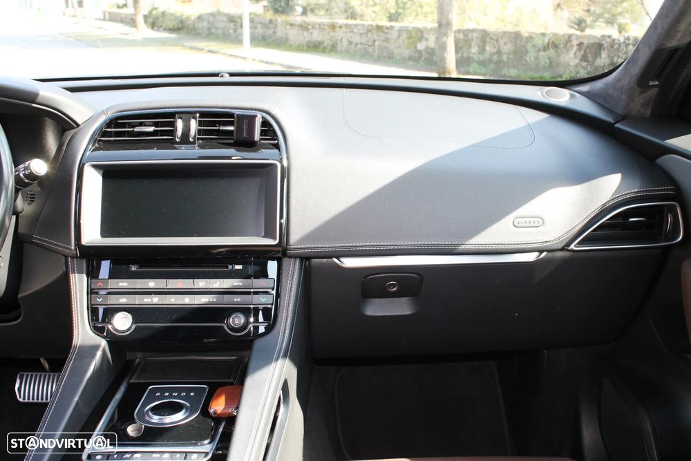 Jaguar F-Pace 3.0 TDV6 S AWD Aut. - 22