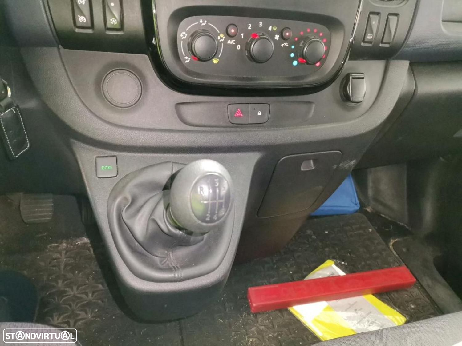 Opel Vivaro 1.6 CDTi L1H1 - 3 Lug. -  IVA Dedutível - 12