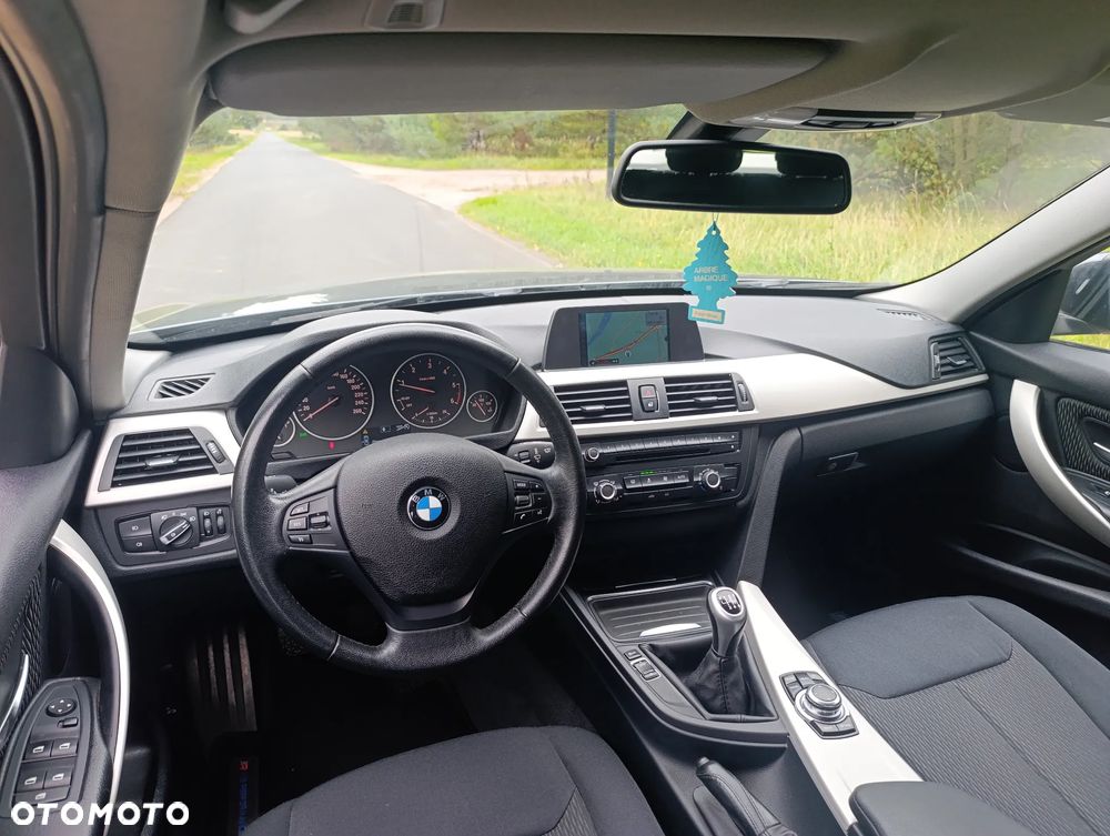 BMW Seria 3 318d DPF Edition Sport - 22