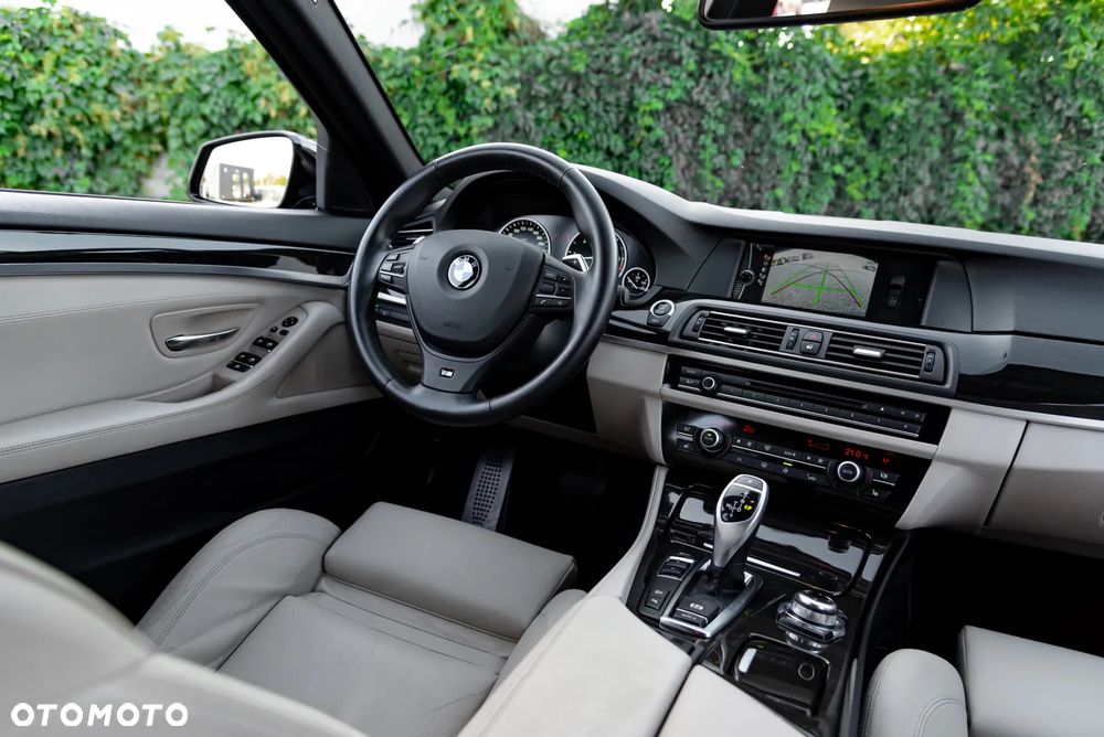 BMW Seria 5 530d xDrive Sport-Aut - 28