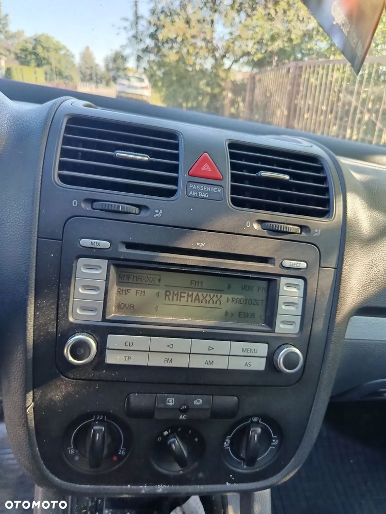 Volkswagen Jetta - 12