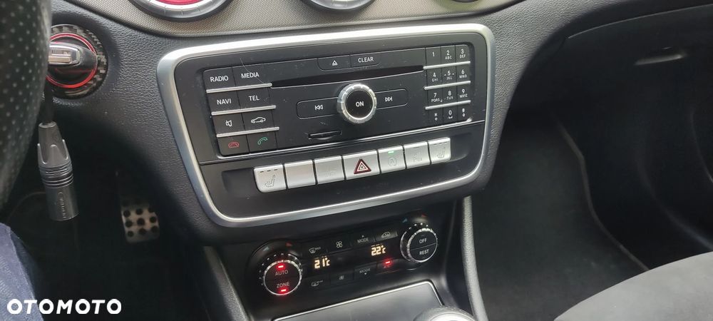 Mercedes-Benz CLA 180 AMG Line - 34
