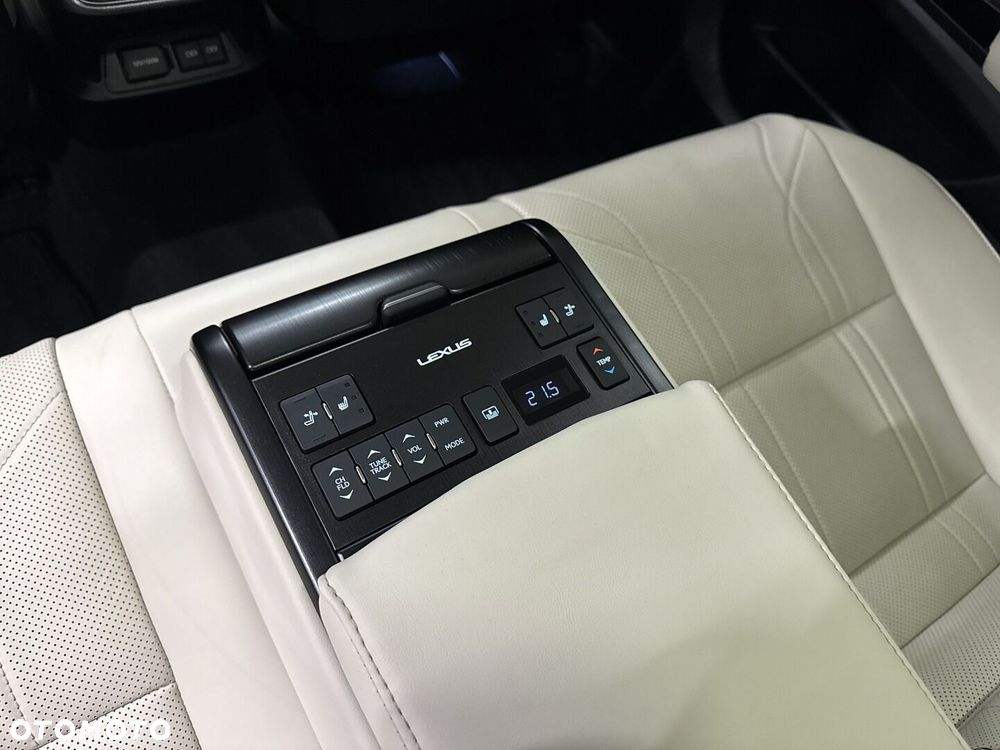 Lexus ES 300h Omotenashi - 13
