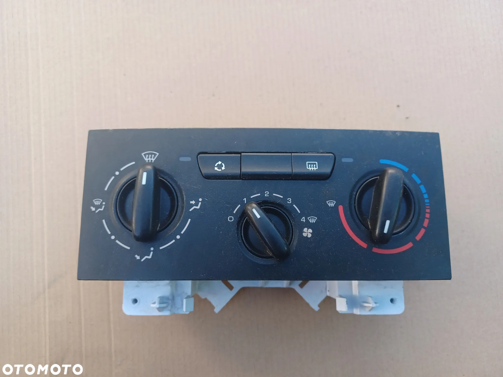 PANEL KLIMATYZACJI BERLINGO III A42103000 - 4