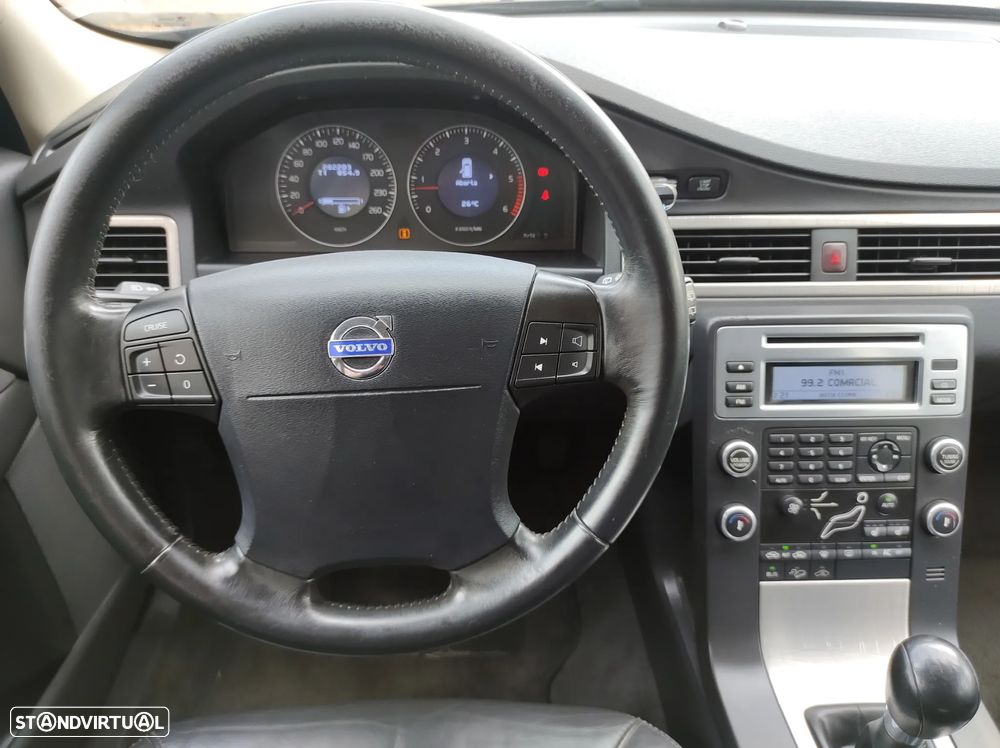 Volvo XC 70 D5 Nivel 2 - 22