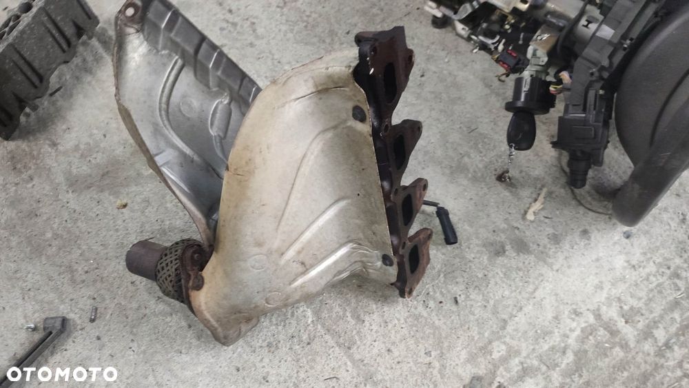 KOLEKTOR WYDECHOWY RENAULT MEGANE II 1.4 16V - 3