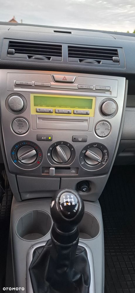Mazda 2 - 14