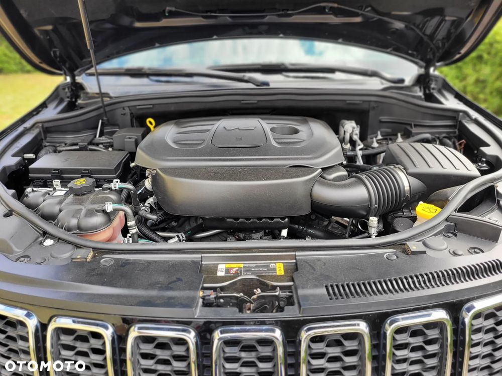 Jeep Grand Cherokee - 16