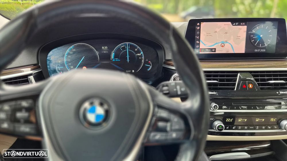 BMW 520 d xDrive Line Luxury Auto — fotografia 7