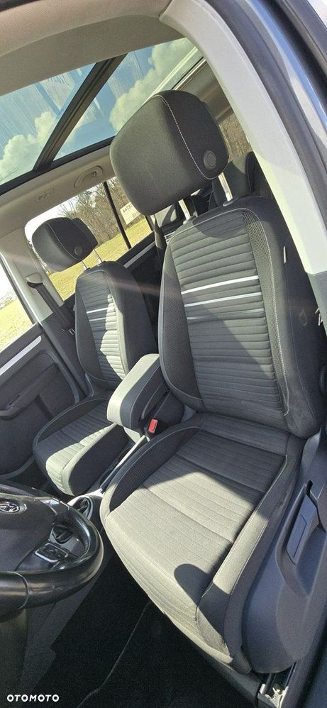 Volkswagen Touran - 40