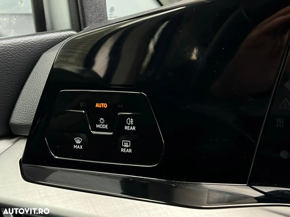 Volkswagen Golf Variant 2.0 TDI DSG Life - 22