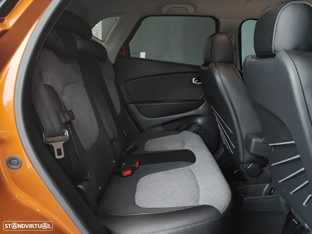 Renault Captur 1.5 dCi Exclusive EDC - 28