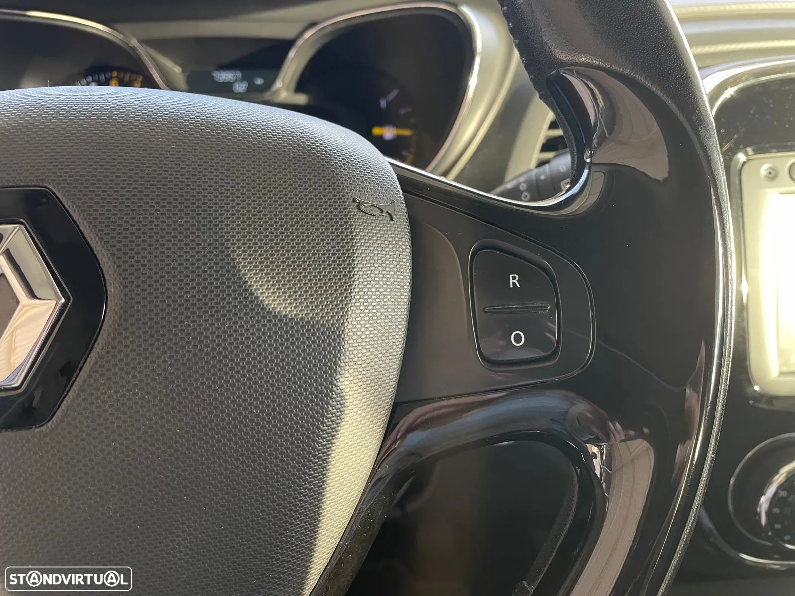 Renault Captur 1.2 TCe Exclusive EDC - 19
