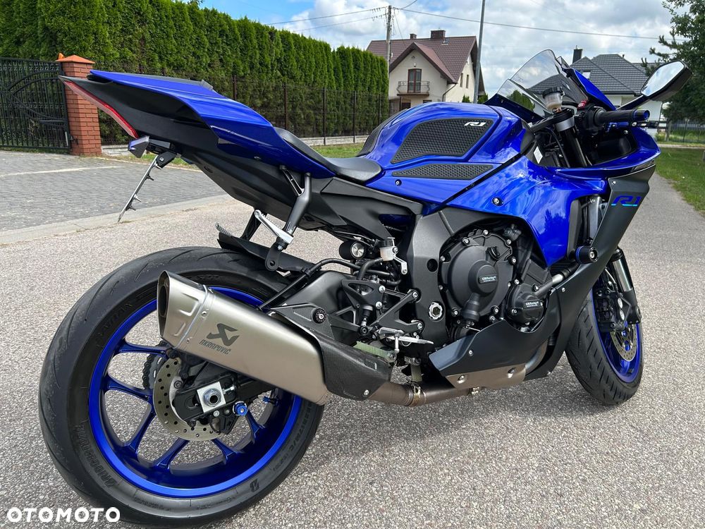 Yamaha R1 - 5