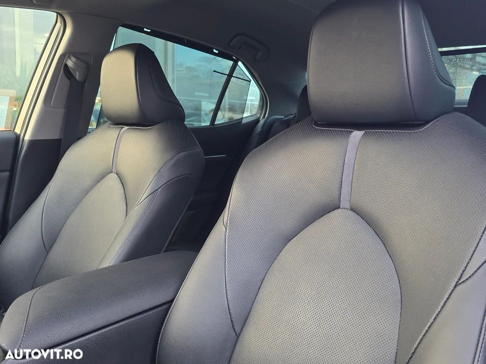 Toyota Camry 2.5 Hybrid Exclusive - 22