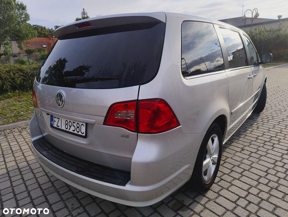 Volkswagen Routan - 3