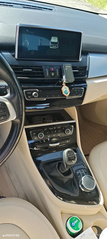 BMW Seria 2 220d - 11