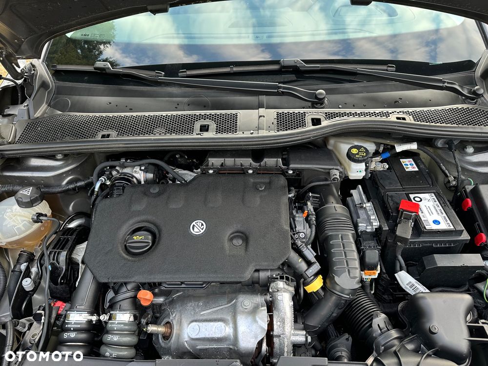 Citroën C4 BlueHDi 130 Stop&Start EAT8 SHINE - 25