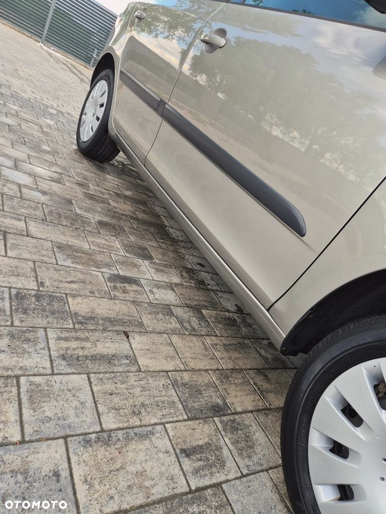 Skoda Fabia 1.2 HTP Elegance - 21