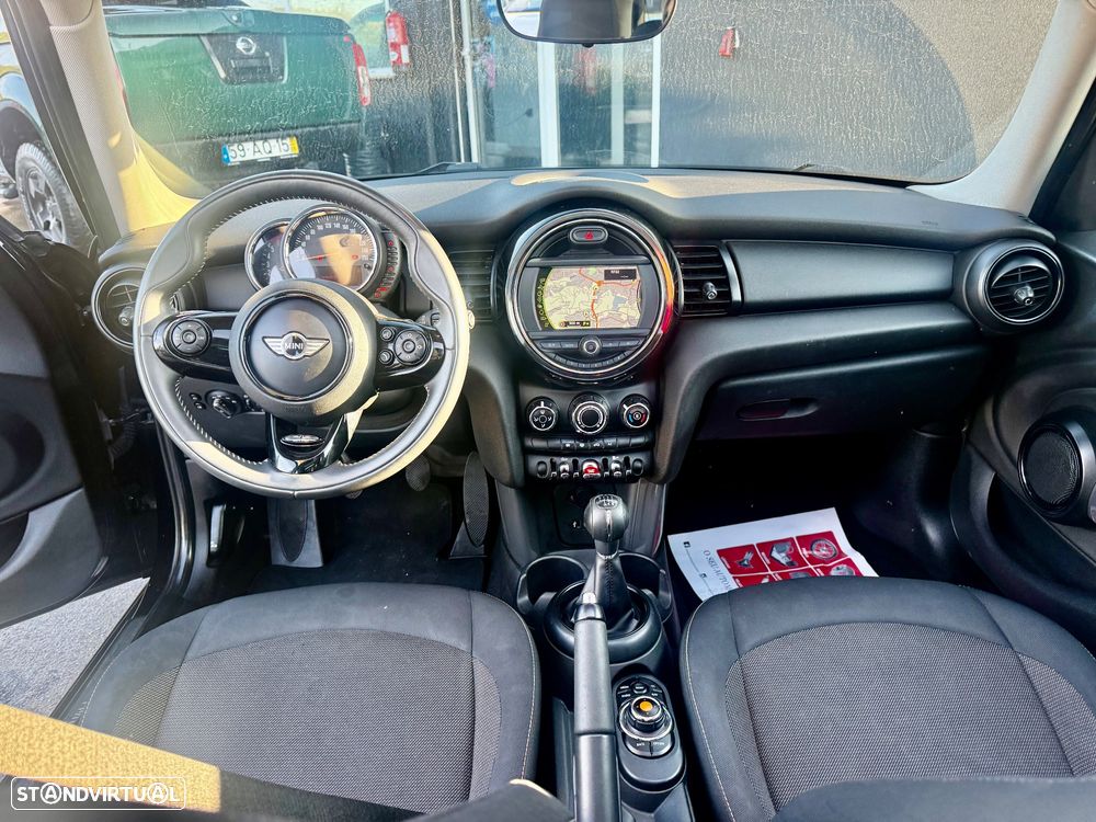 MINI 5 Portas Cooper D - 22