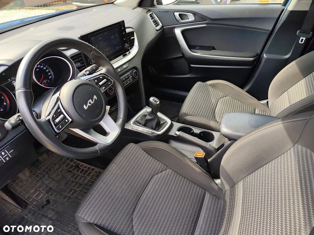 Kia Ceed 1.5 T-GDI M - 9