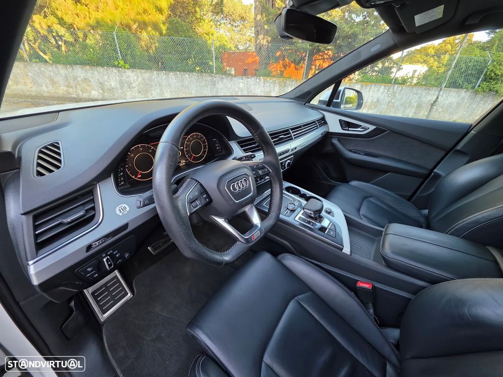 Audi Q7 3.0 TDI quattro S-line Tiptronic 7L - 24