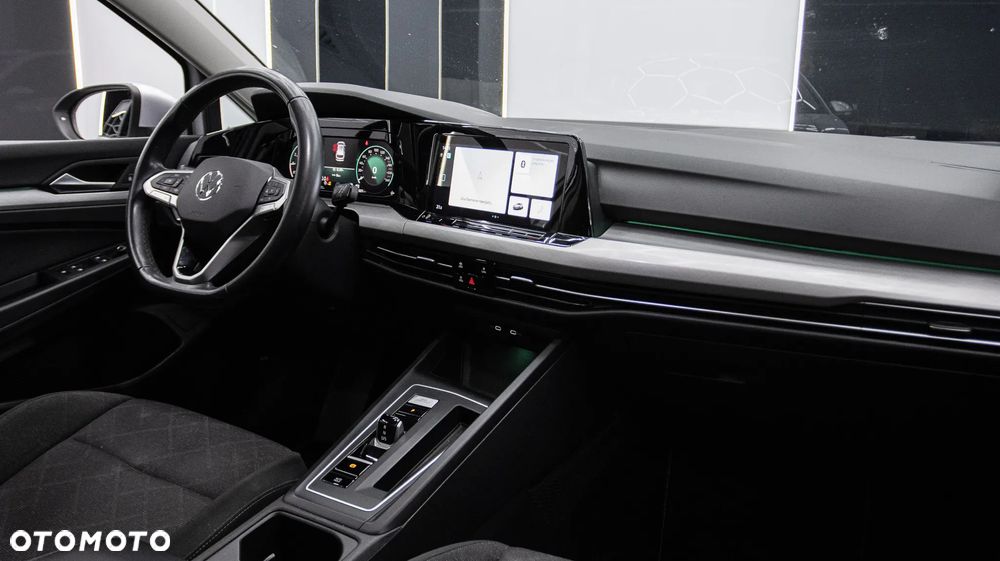 Volkswagen Golf 1.5 eTSI Life DSG - 12