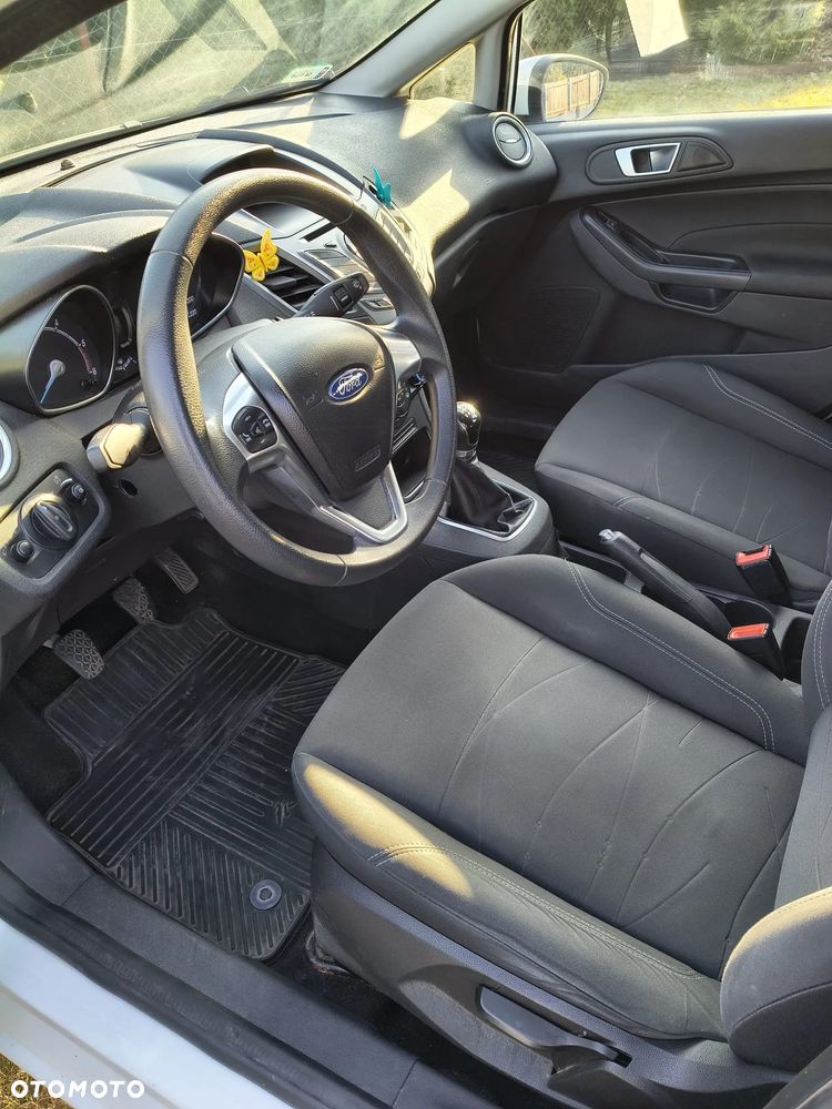 Ford Fiesta - 12