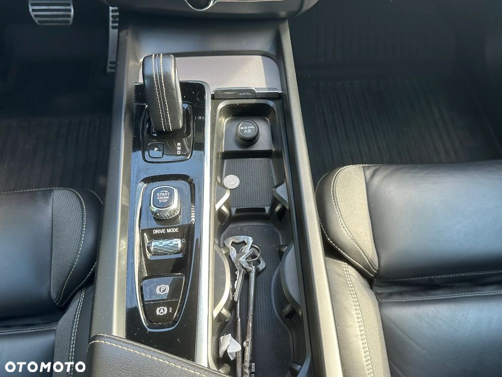 Volvo XC 60 B4 D AWD Geartronic RDesign - 16