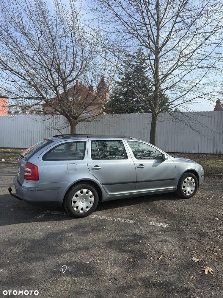 Skoda Octavia 1.6 FSI Ambiente - 10