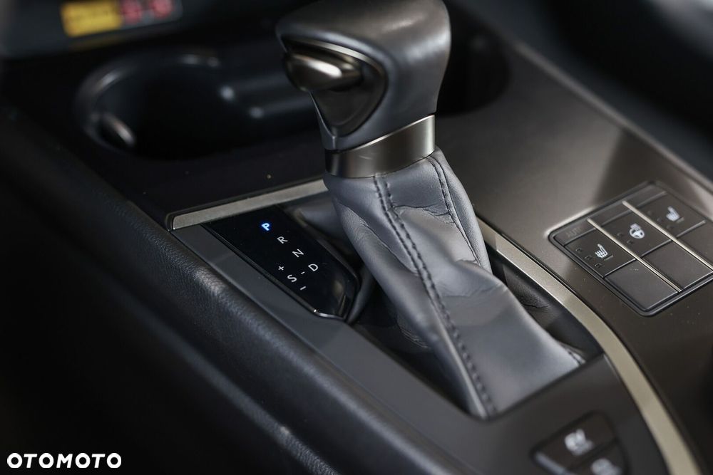 Lexus UX 250h GPF F Sport Design 2WD - 12
