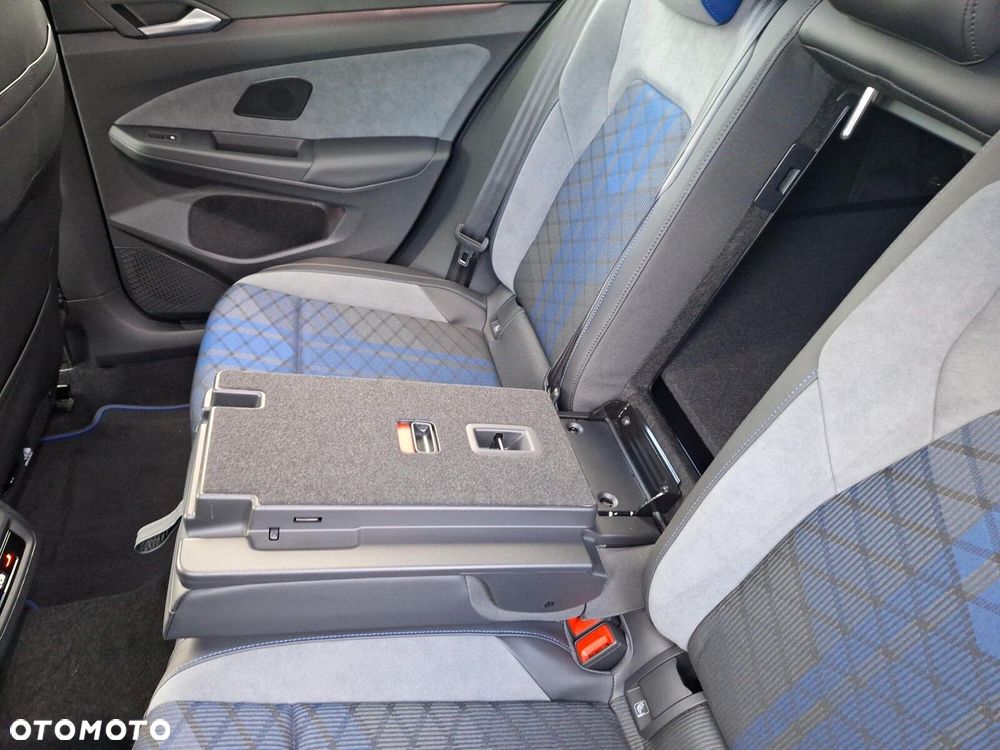 Volkswagen Golf - 27