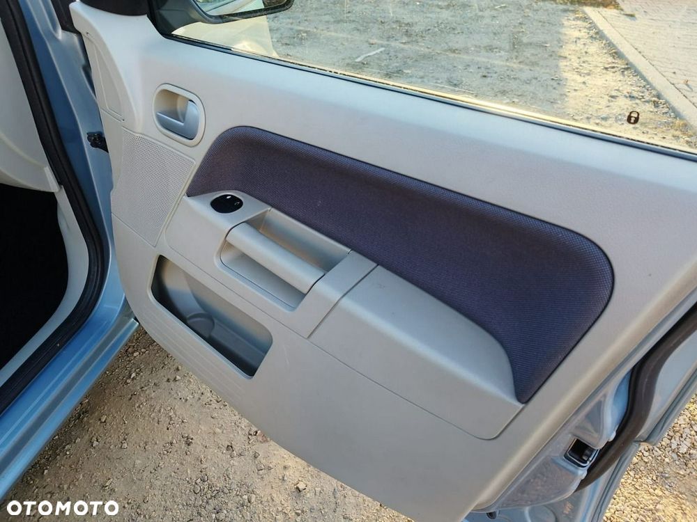 Ford Fusion - 16