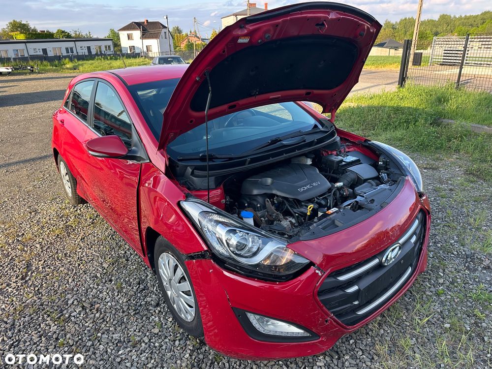 Hyundai i30 1.6 Comfort - 12